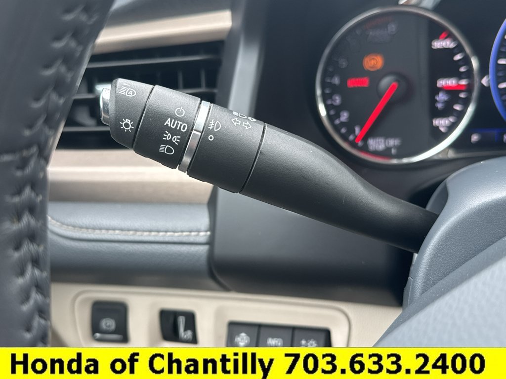 Used 2020 GMC Acadia Denali w/ Denali Ultimate Package AWD/4WD image 10