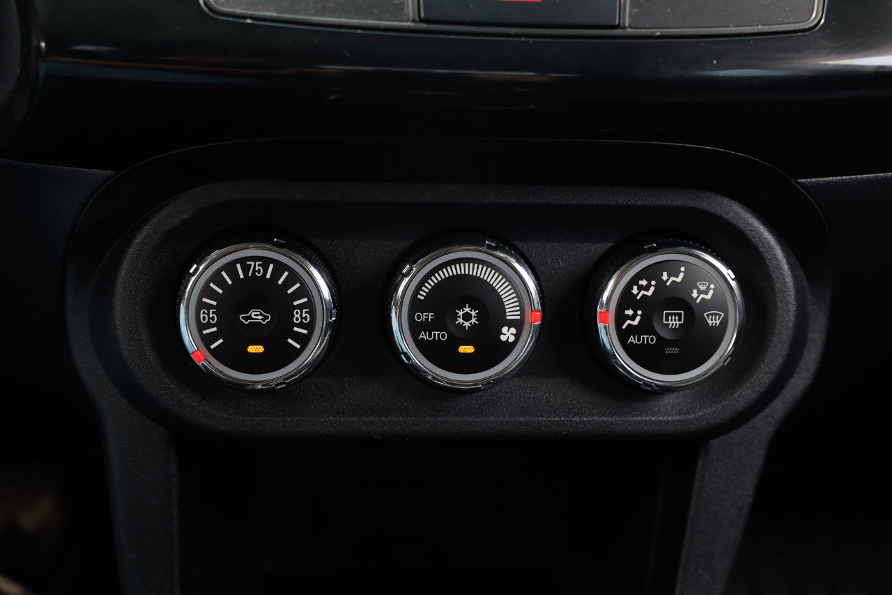 Used 2012 Mitsubishi Lancer Evolution GSR image 29