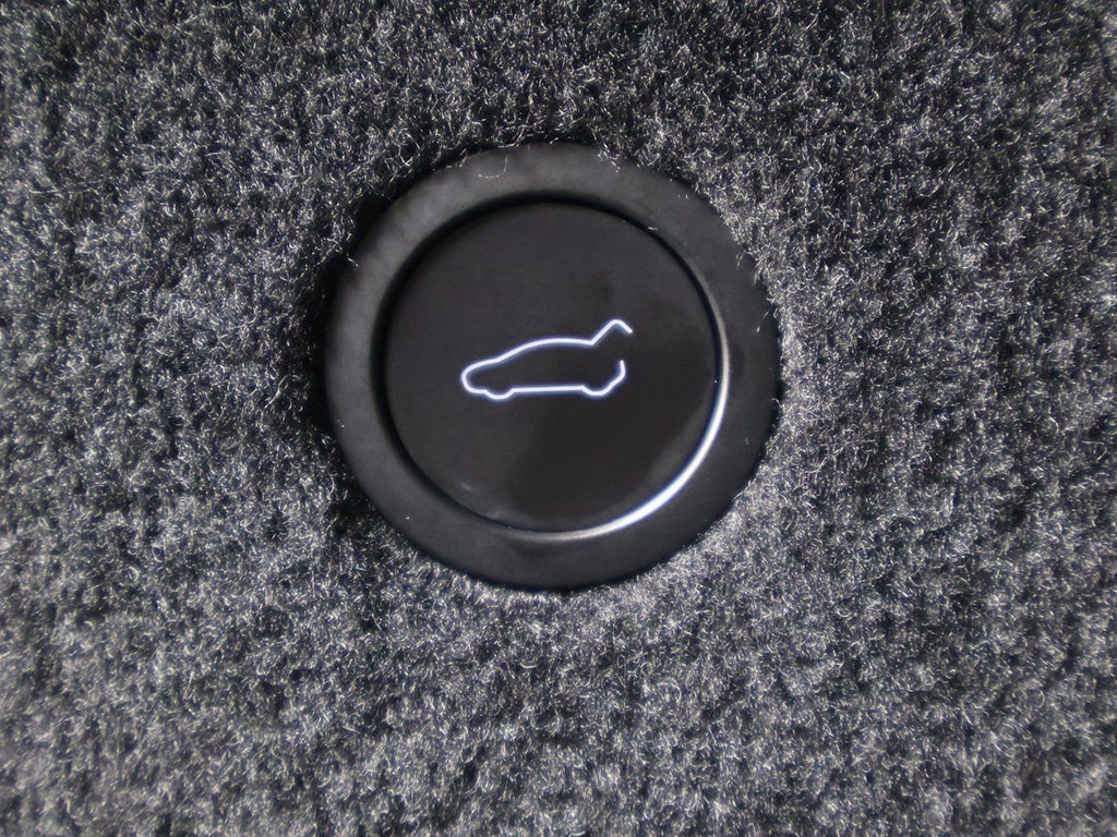 Used 2023 Tesla Model X Plaid image 16