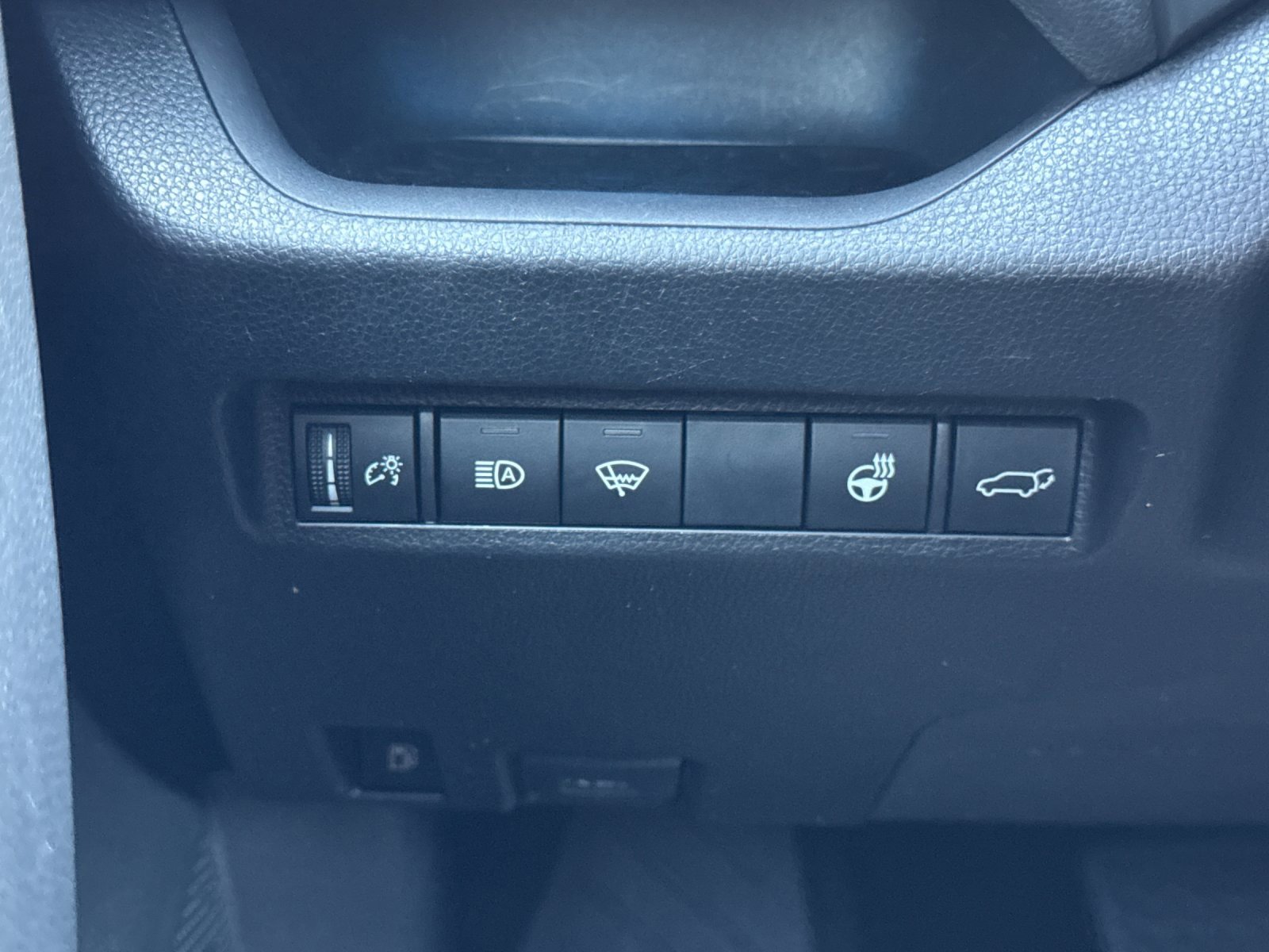 Used 2019 Toyota RAV4 XSE image 31