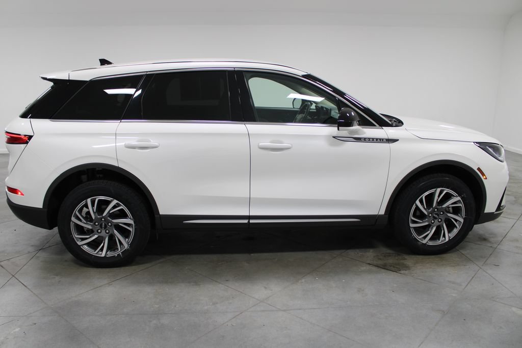 Used 2023 Lincoln Corsair FWD image 11