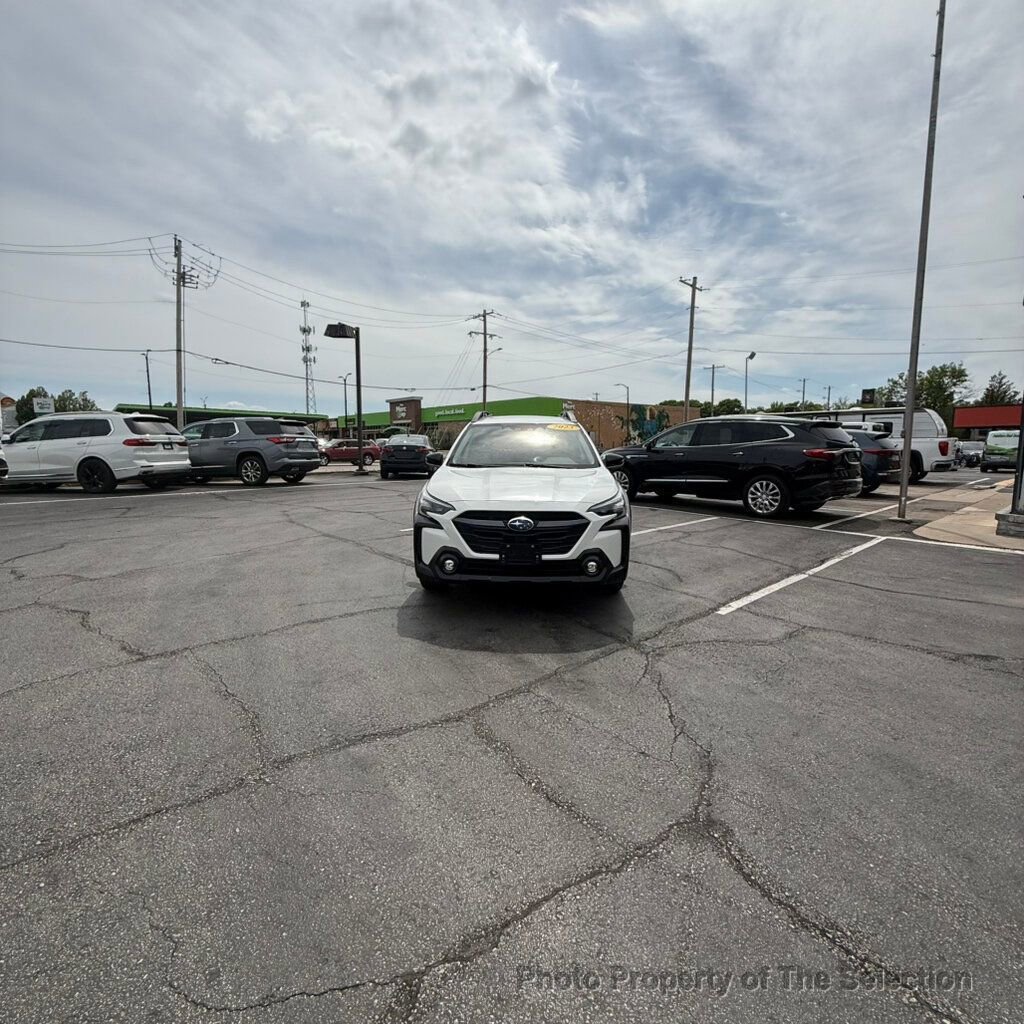 Used 2023 Subaru Outback Premium AWD/4WD image 4