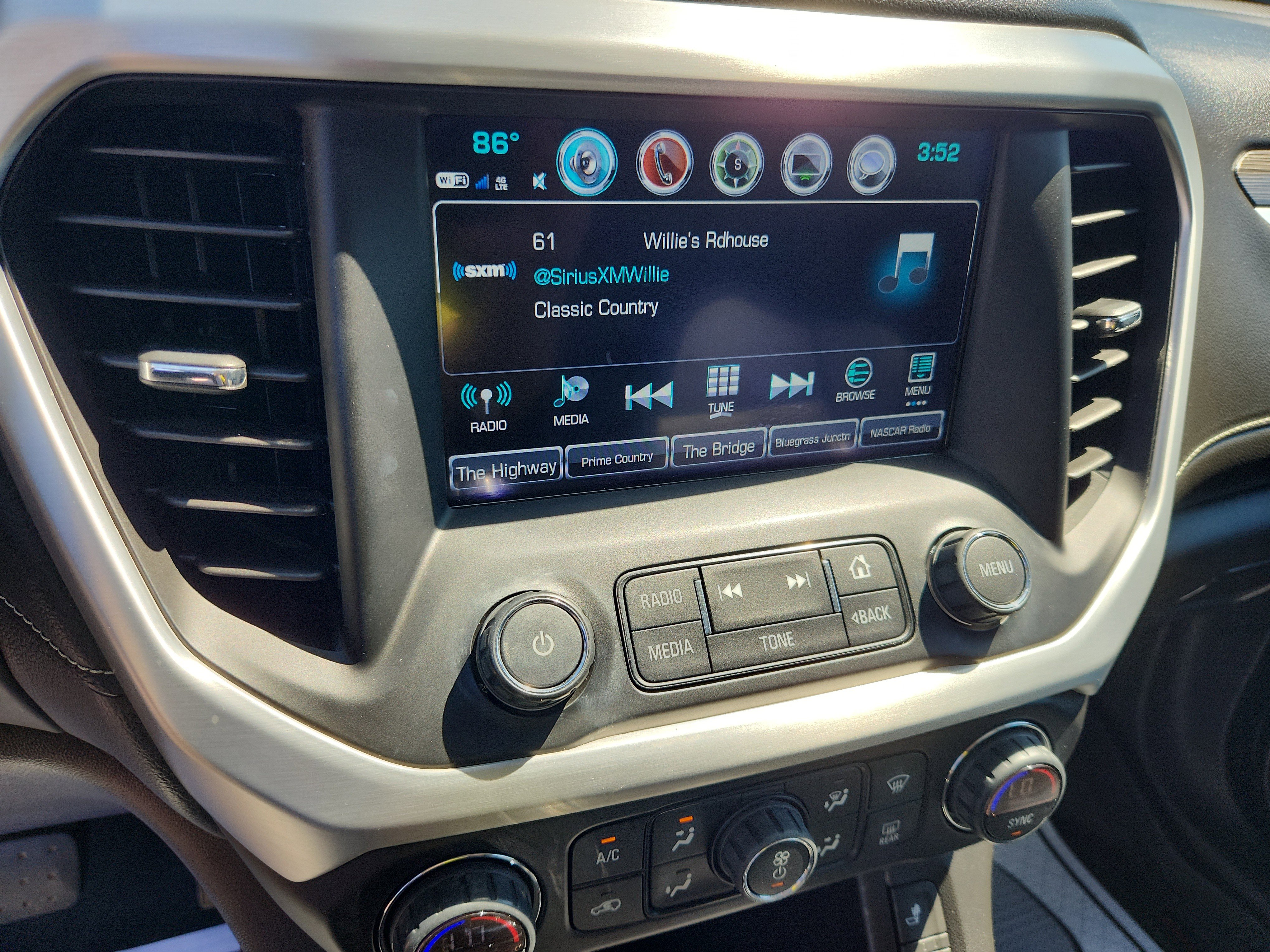 Used 2019 GMC Acadia SLT FWD image 34
