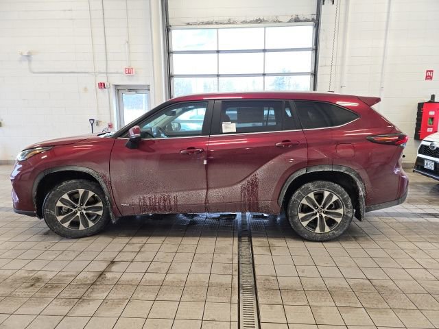 New 2026 Toyota Highlander XLE image 6