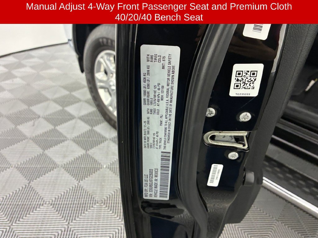 Certified 2026 RAM 2500 Big Horn AWD/4WD image 38