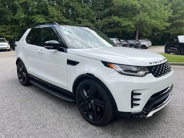 Certified 2025 Land Rover Discovery Dynamic SE AWD/4WD image 2
