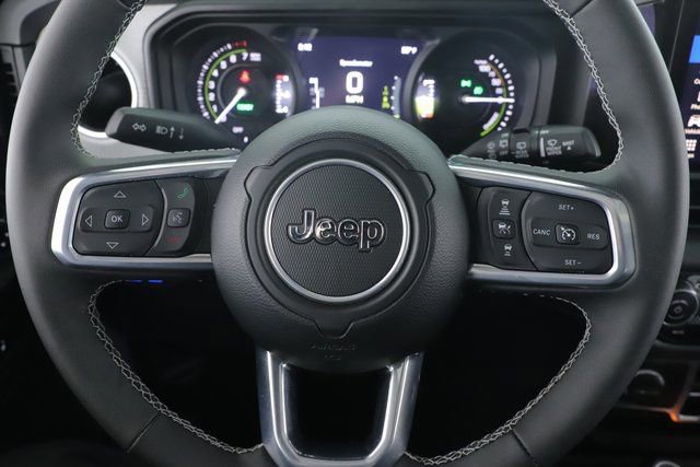 Used 2025 Jeep Wrangler Unlimited Sahara image 20