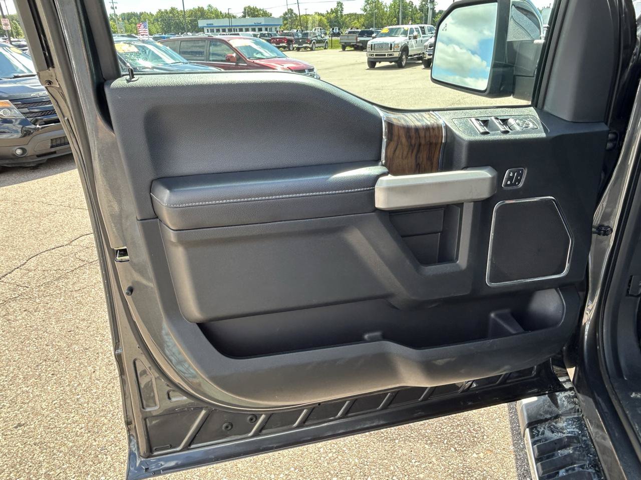 Used 2018 Ford F150 Lariat AWD/4WD image 14