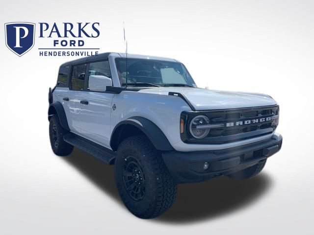 New 2026 Ford Bronco Outer Banks w/ Sasquatch Package AWD/4WD image 1
