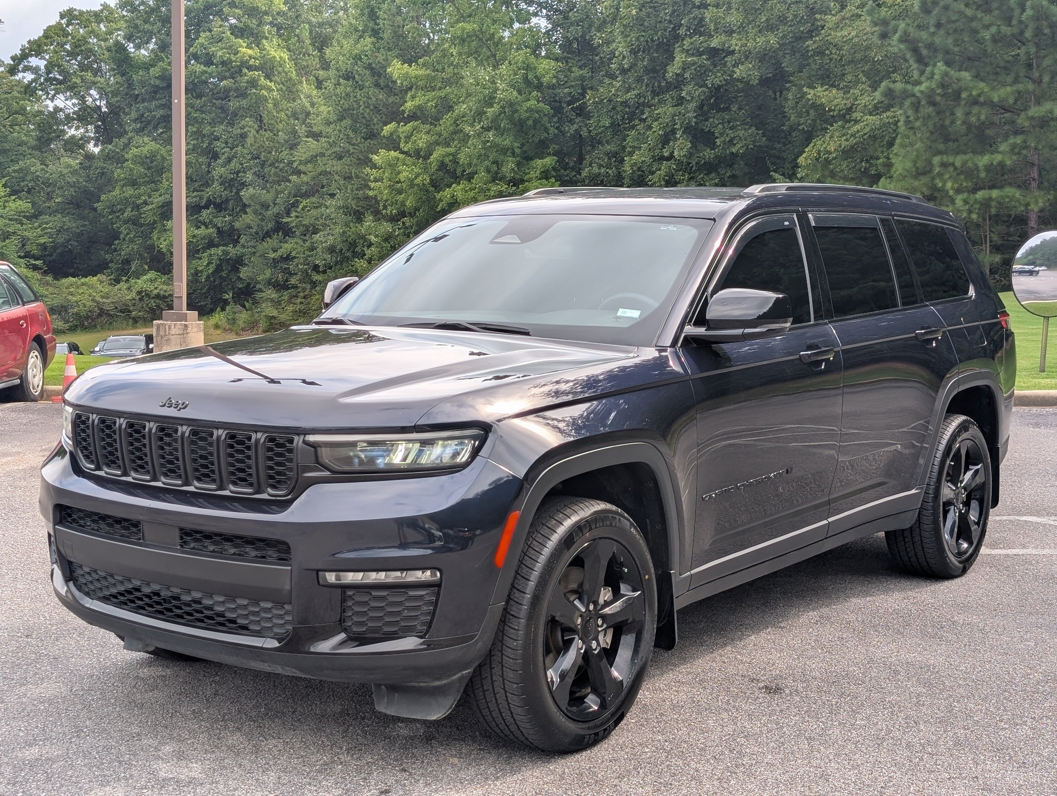Used 2024 Jeep Grand Cherokee L Limited w/ Black Appearance Package AWD/4WD image 5
