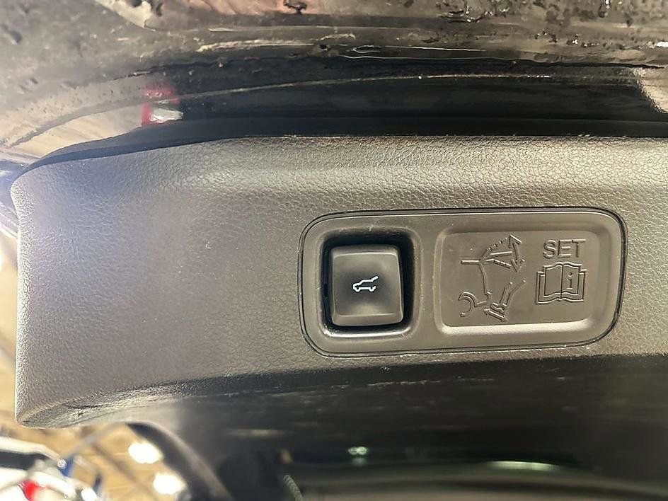 Used 2020 Ford Expedition Limited w/ Texas Edition Package AWD/4WD image 30