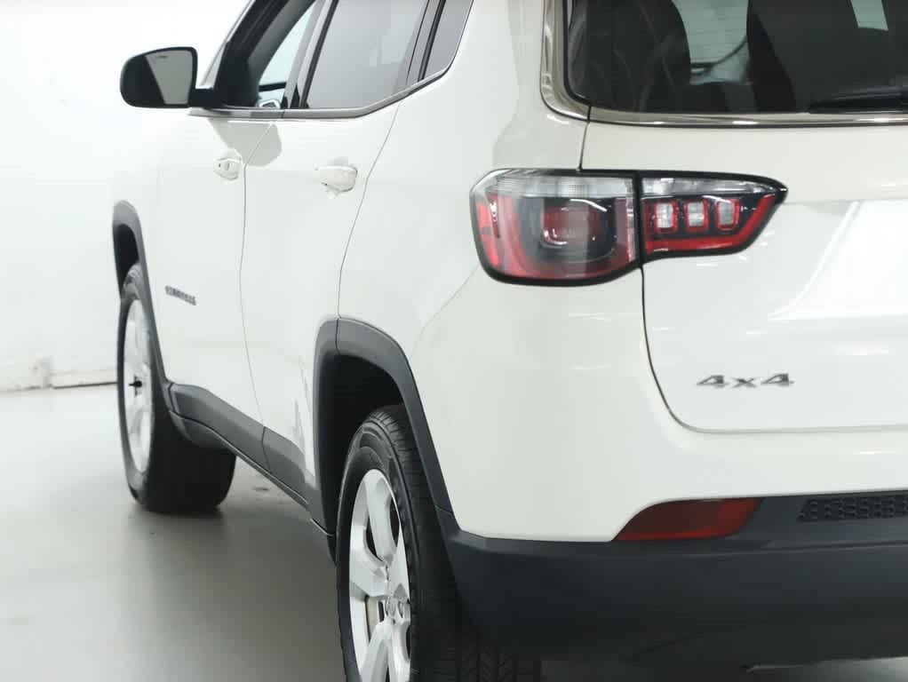 Used 2017 Jeep Compass Latitude w/ Popular Equipment Group AWD/4WD image 43