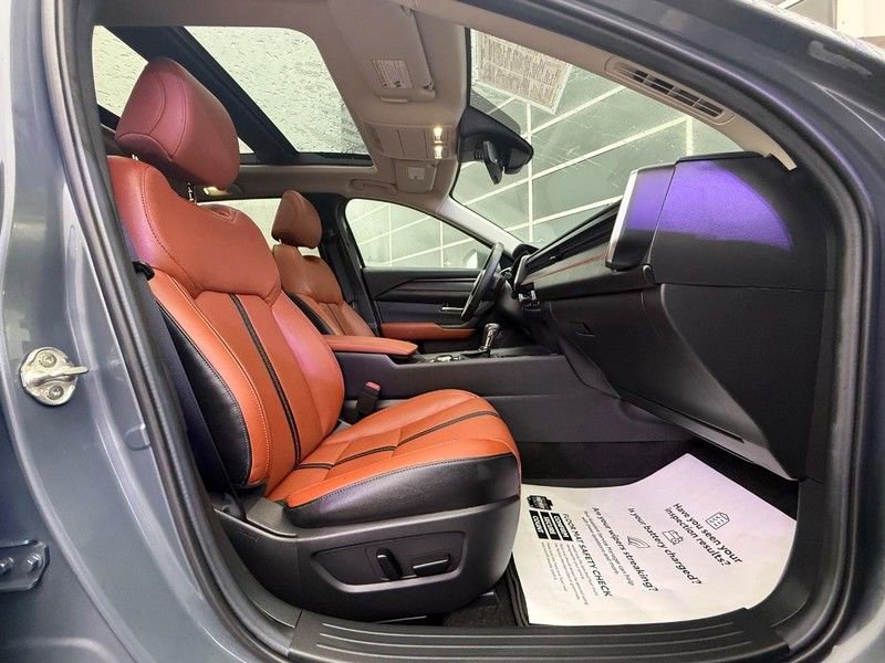 Used 2025 MAZDA CX-50 Meridian Edition w/ Weather Package image 10