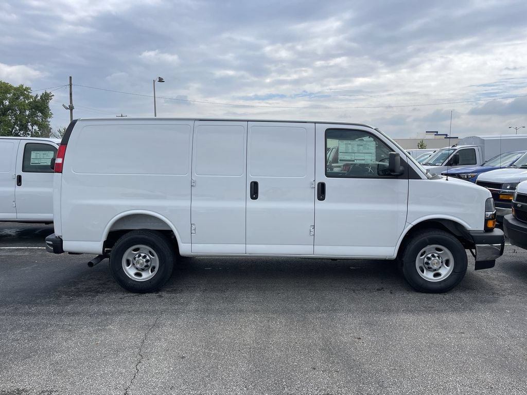 New 2025 Chevrolet Express 2500 w/ Driver Convenience Package RWD image 5
