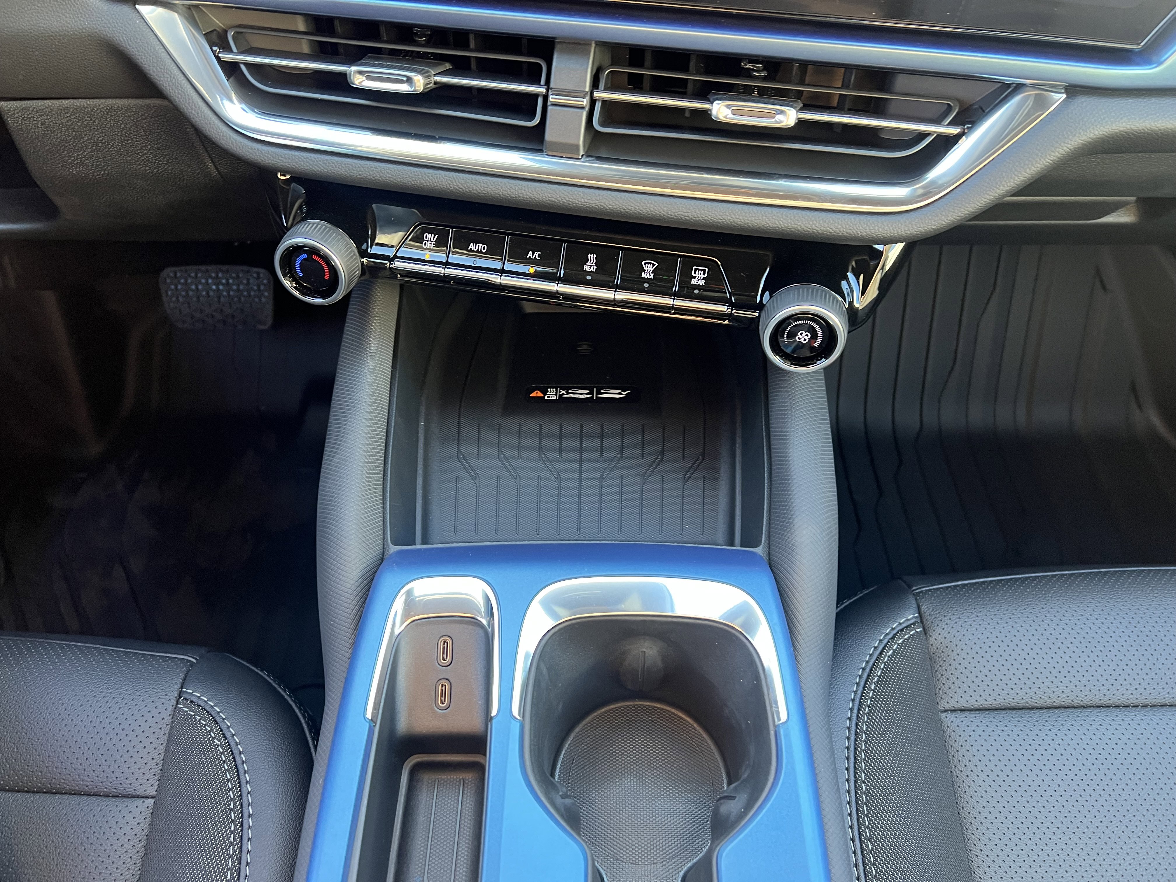 New 2026 Chevrolet Equinox EV LT image 8