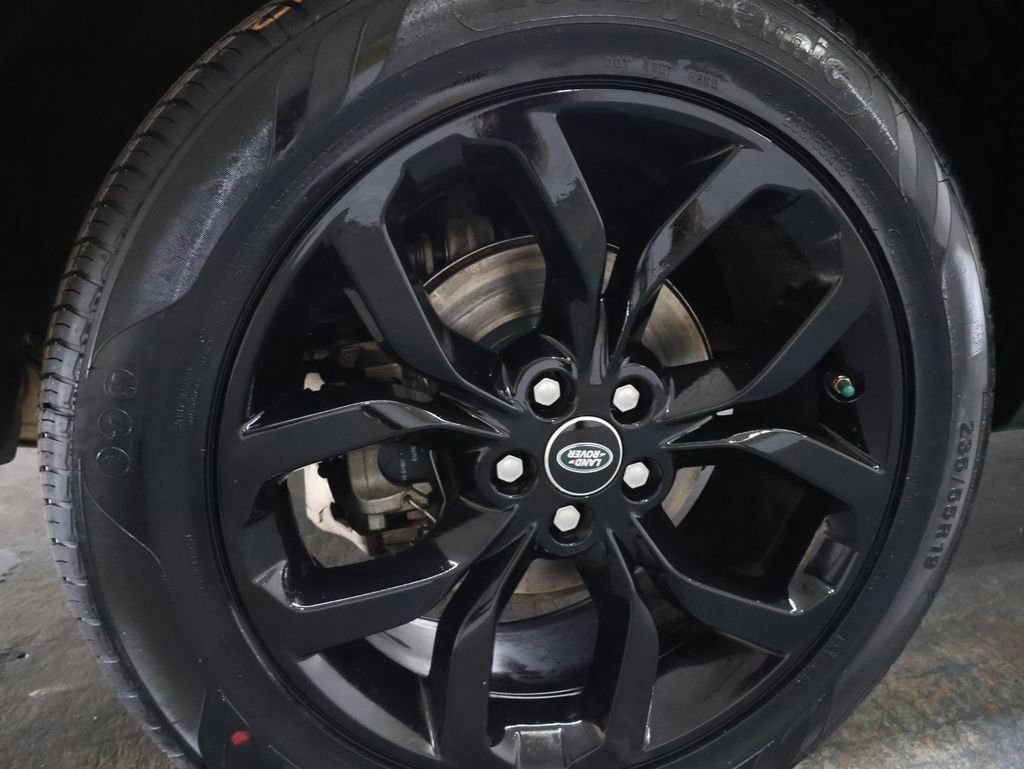 Used 2019 Land Rover Discovery Sport HSE AWD/4WD image 32