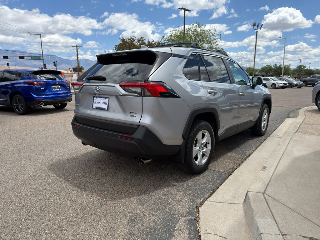 Used 2021 Toyota RAV4 XLE w/ Carpet Mat Package (TMS) AWD/4WD image 3