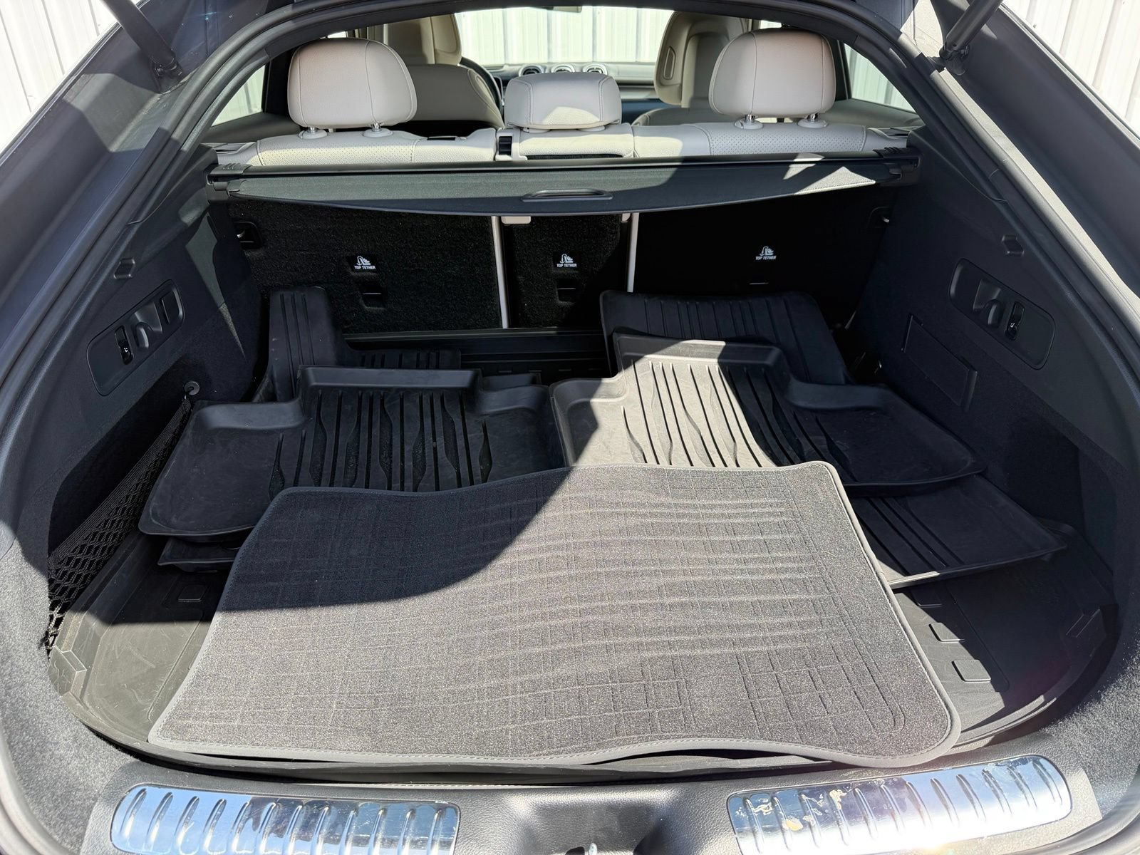 Used 2025 Mercedes-Benz GLC 300 4MATIC image 43