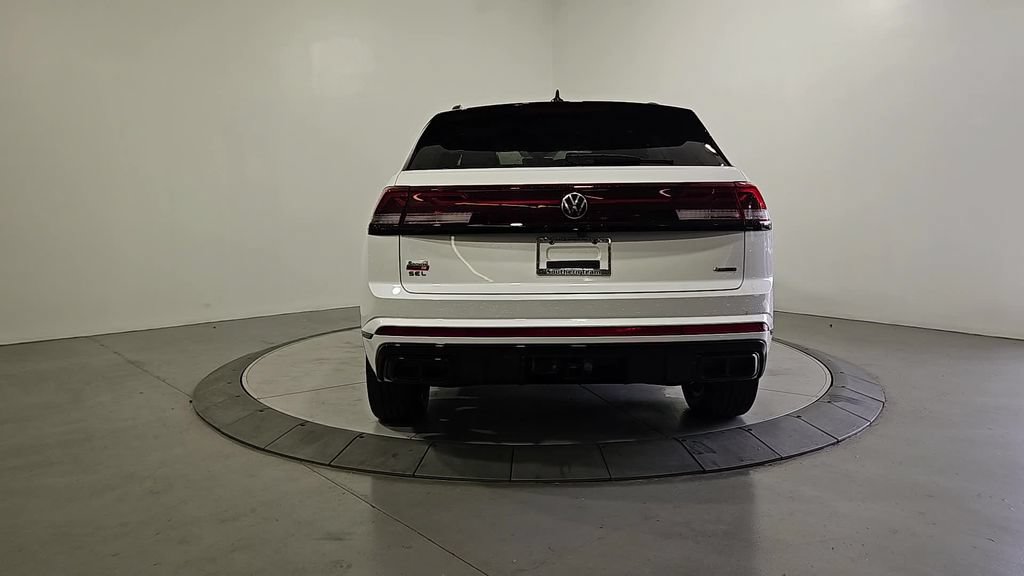 New 2026 Volkswagen Atlas Cross Sport SEL R-Line AWD/4WD image 4