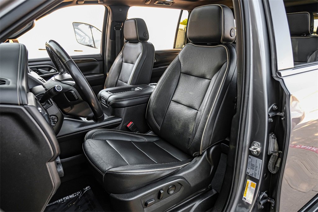 Used 2021 Chevrolet Suburban Premier w/ Premium Package image 36