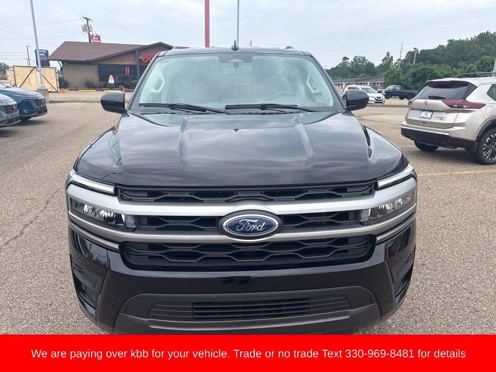 Used 2024 Ford Expedition XLT AWD/4WD image 3