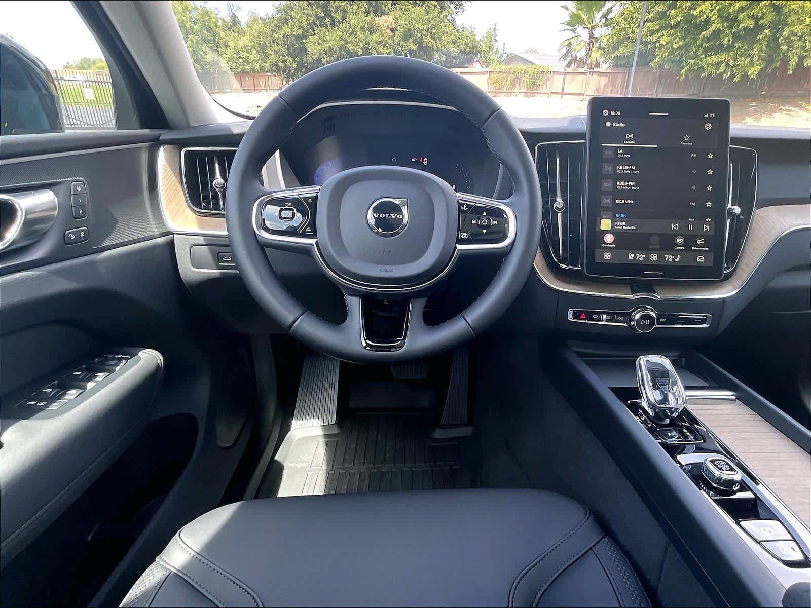 New 2027 Volvo XC60 B5 Core AWD/4WD image 15