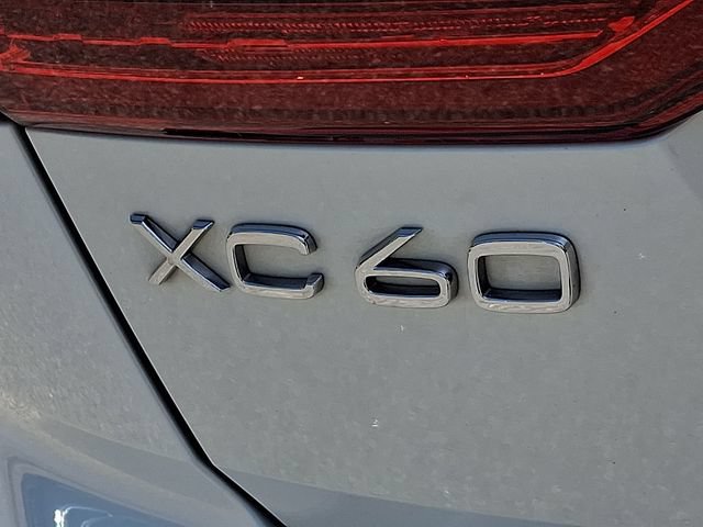 Used 2022 Volvo XC60 T8 R-Design w/ Advanced Package AWD/4WD image 37