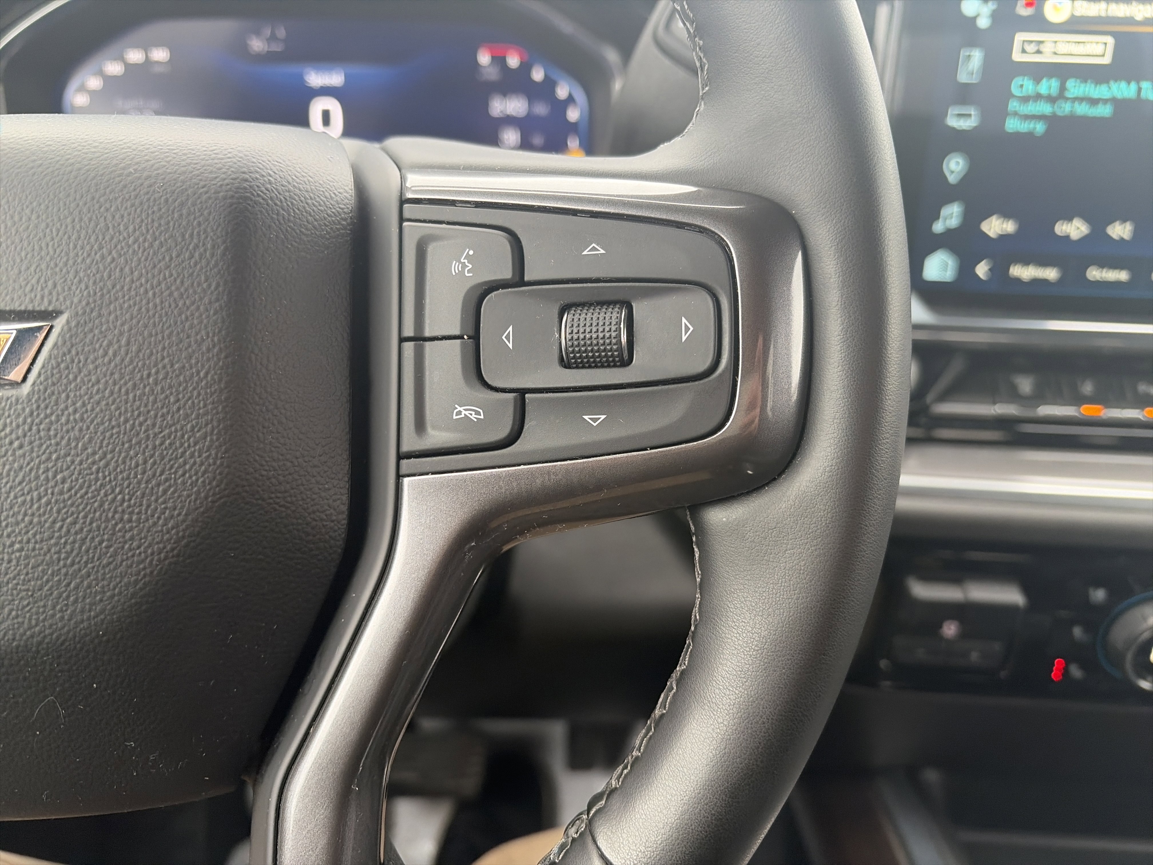 Used 2024 Chevrolet Silverado 2500 High Country w/ Technology Package image 19