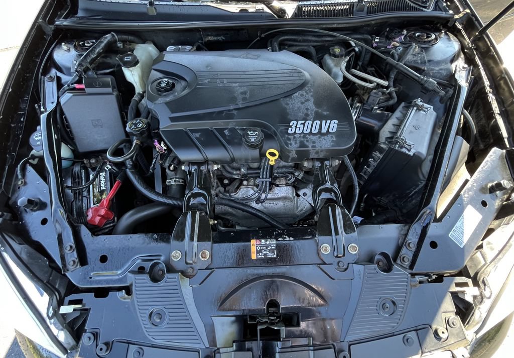 Used 2011 Chevrolet Impala LT FWD image 9