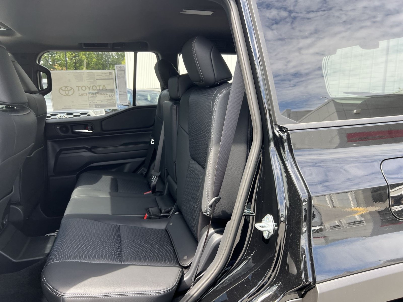 New 2027 Toyota Land Cruiser w/ Premium Package AWD/4WD image 25