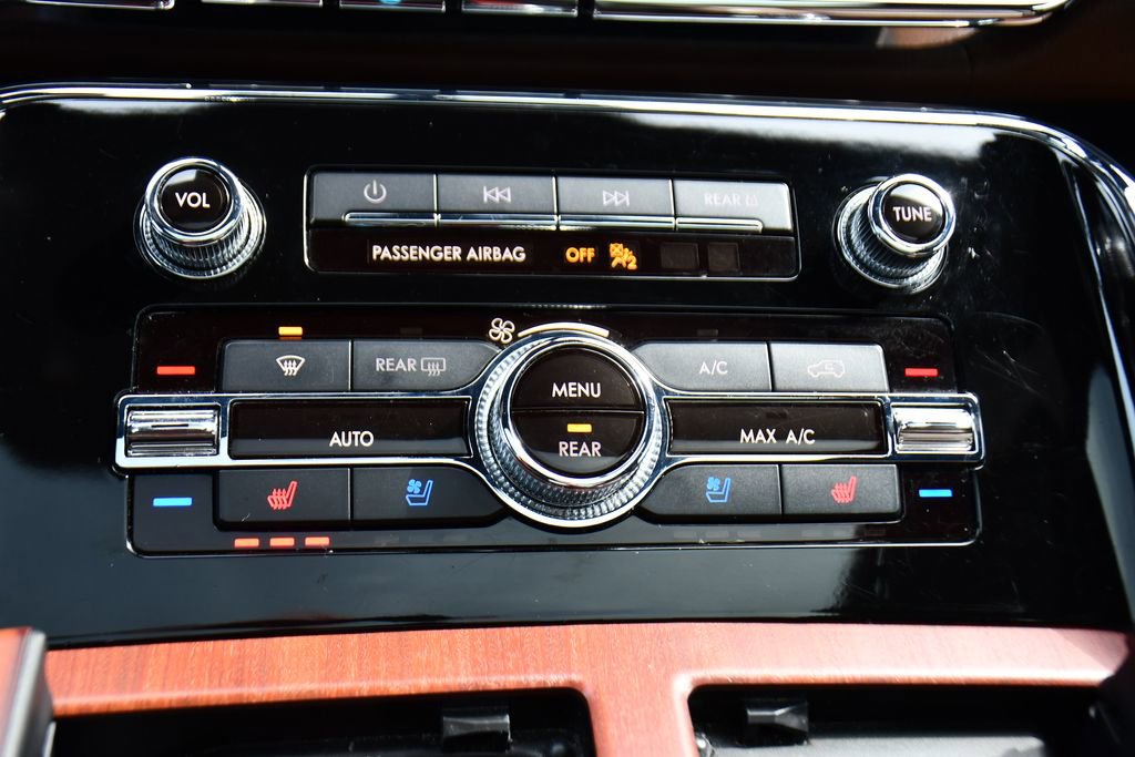 Used 2022 Lincoln Navigator Reserve AWD/4WD image 30