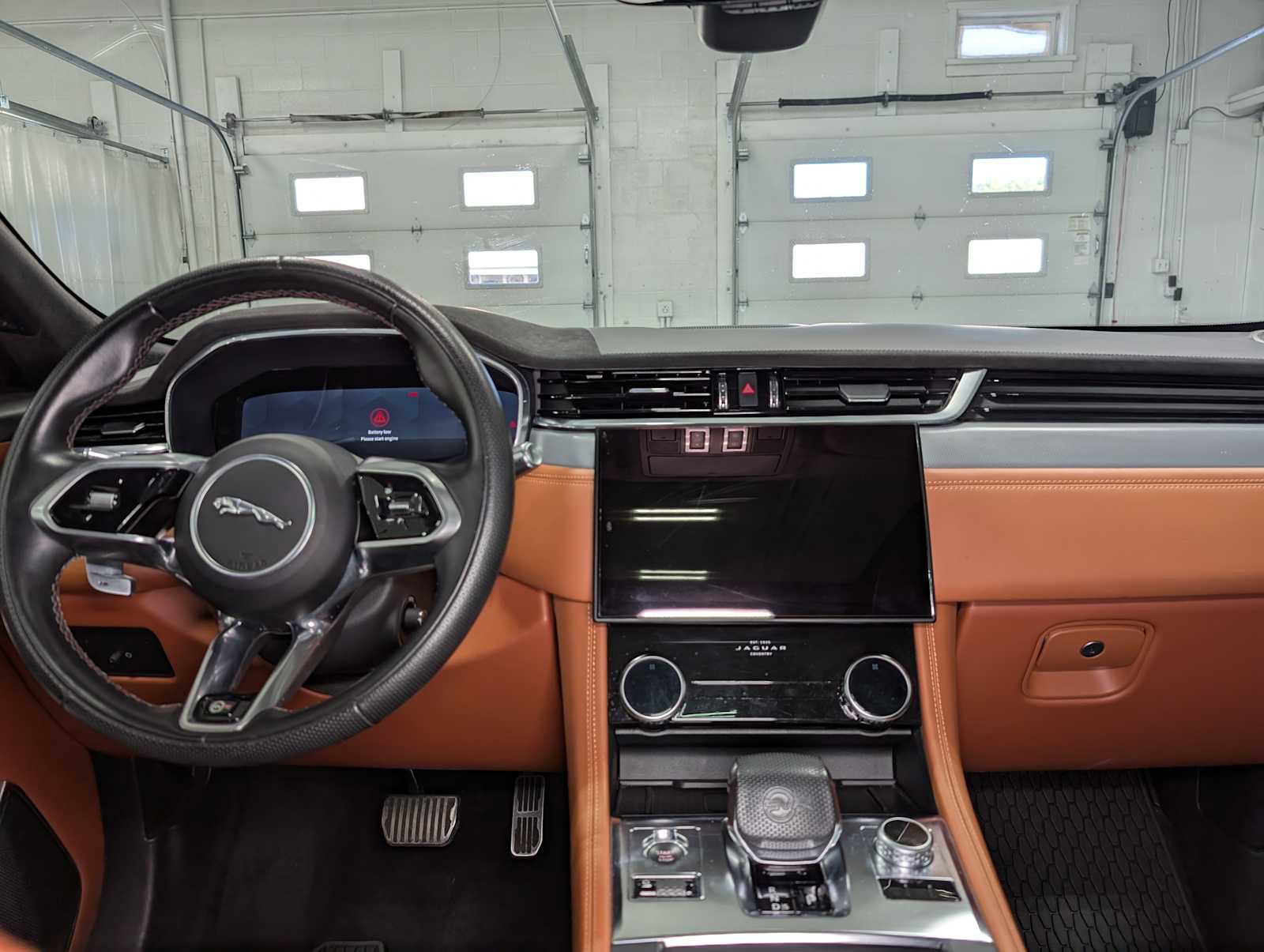 Used 2021 Jaguar F-PACE SVR image 5