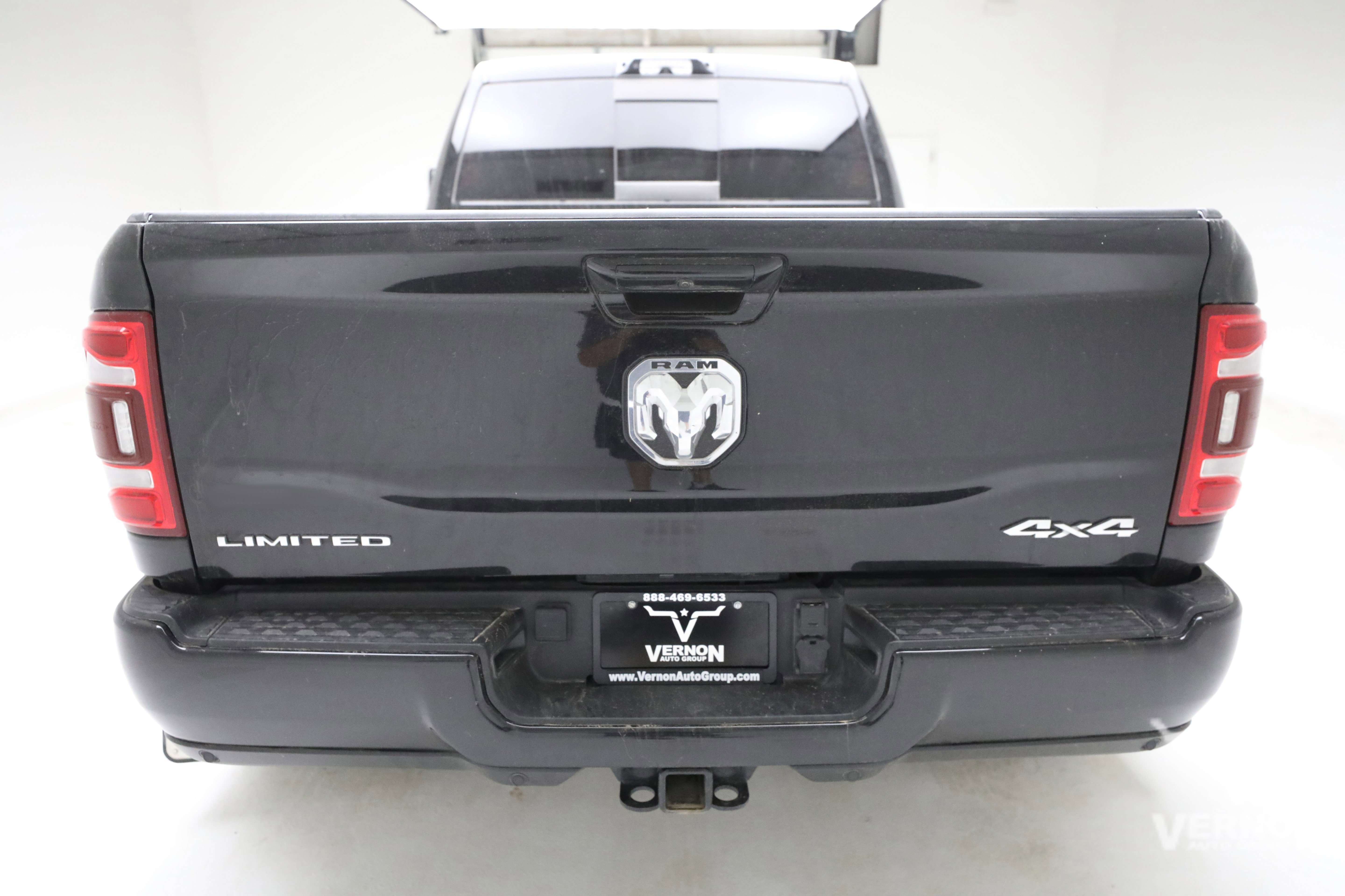 Used 2024 RAM 3500 Limited image 4