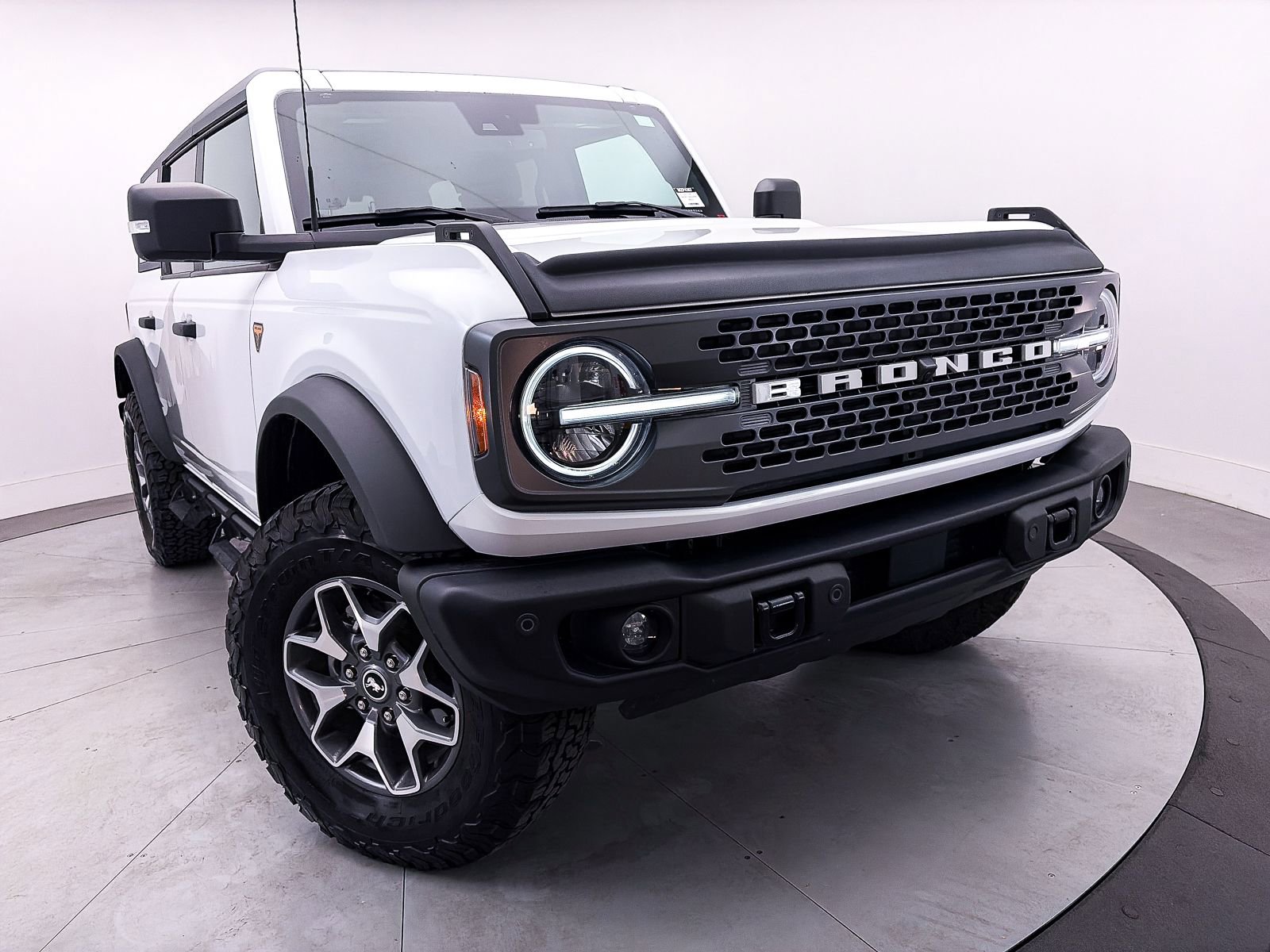 Used 2023 Ford Bronco Badlands image 8