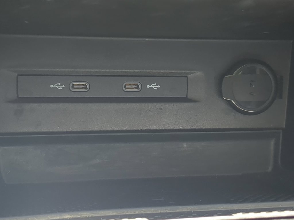 Certified 2023 Volkswagen Taos SE w/ Panoramic Sunroof Package FWD image 25