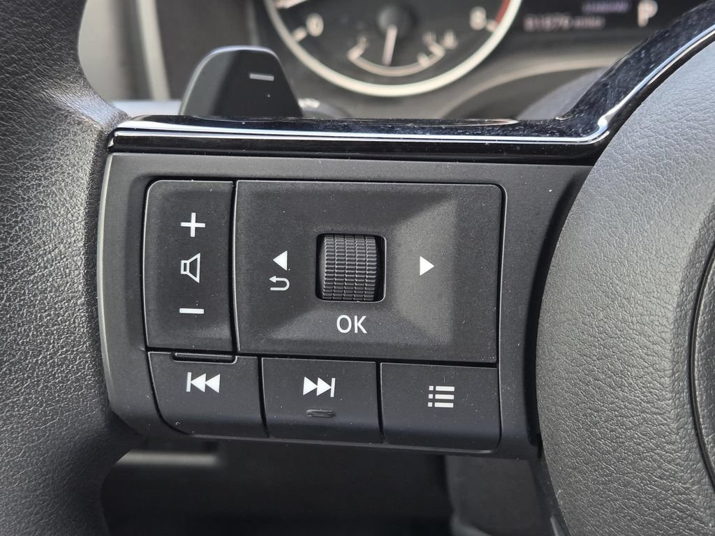 Used 2023 Nissan Rogue SV FWD image 21