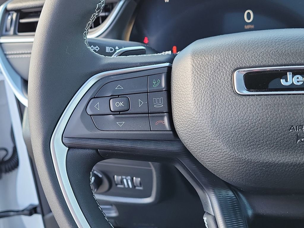 New 2025 Jeep Grand Cherokee Laredo X w/ Luxury Tech Group I image 25