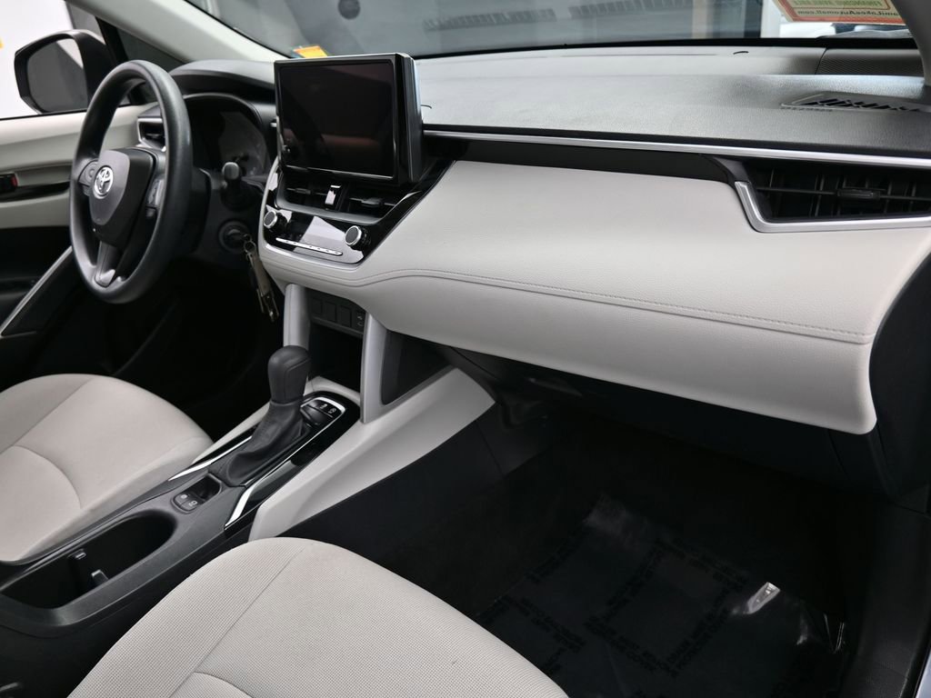 Used 2023 Toyota Corolla Cross L image 42