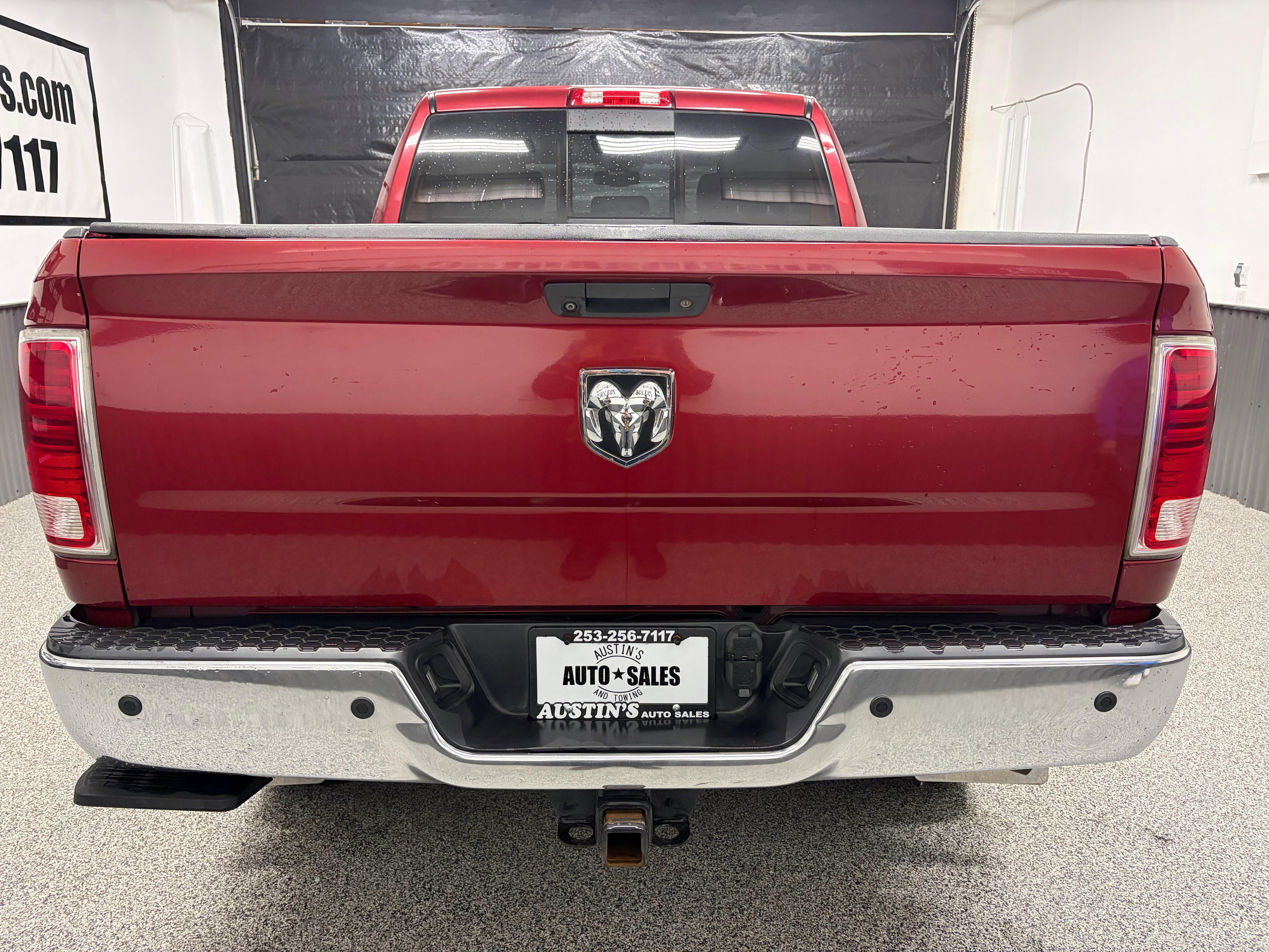 Used 2015 RAM 3500 Laramie w/ Convenience Group AWD/4WD image 4