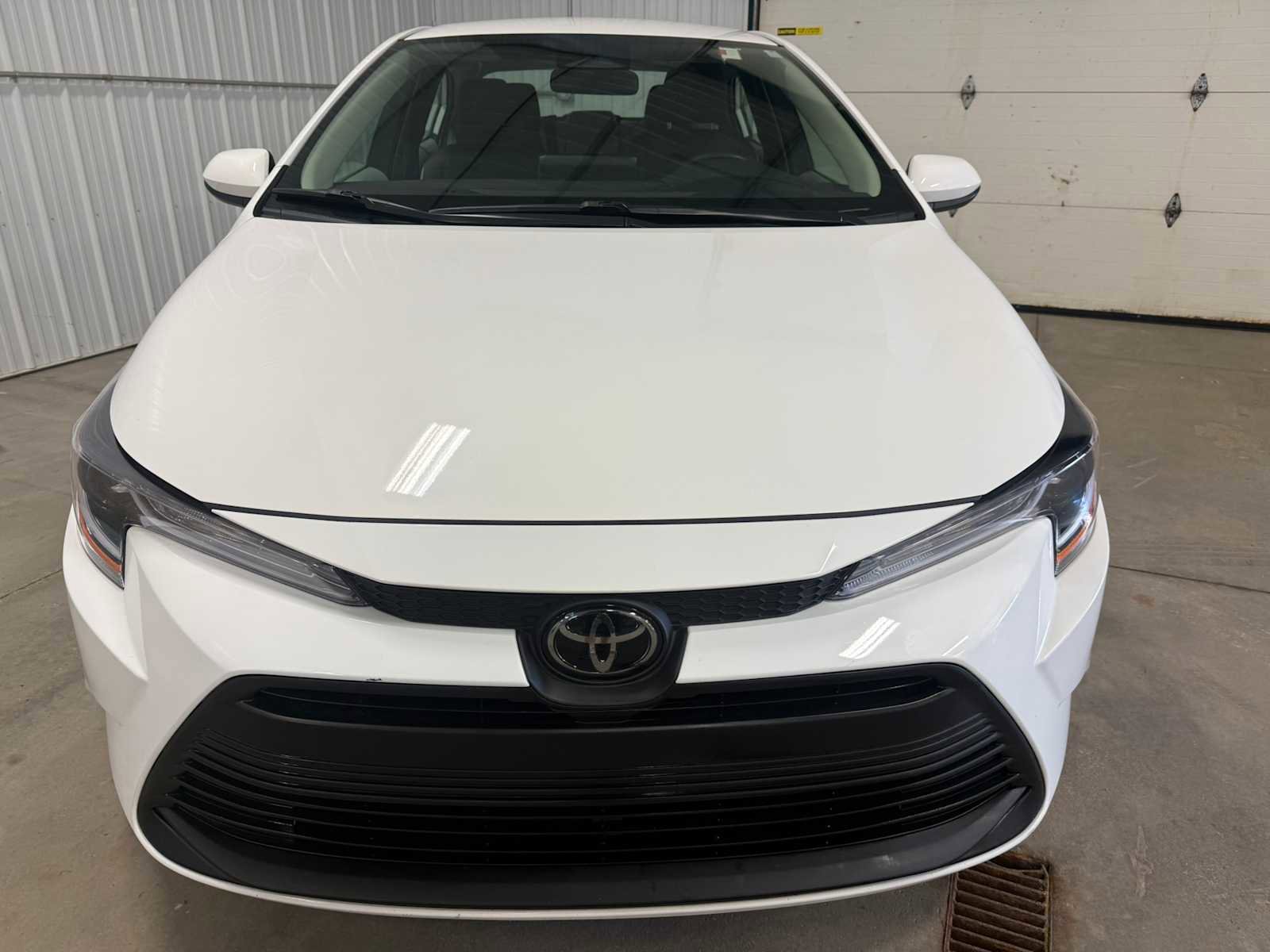 Certified 2024 Toyota Corolla LE FWD image 3
