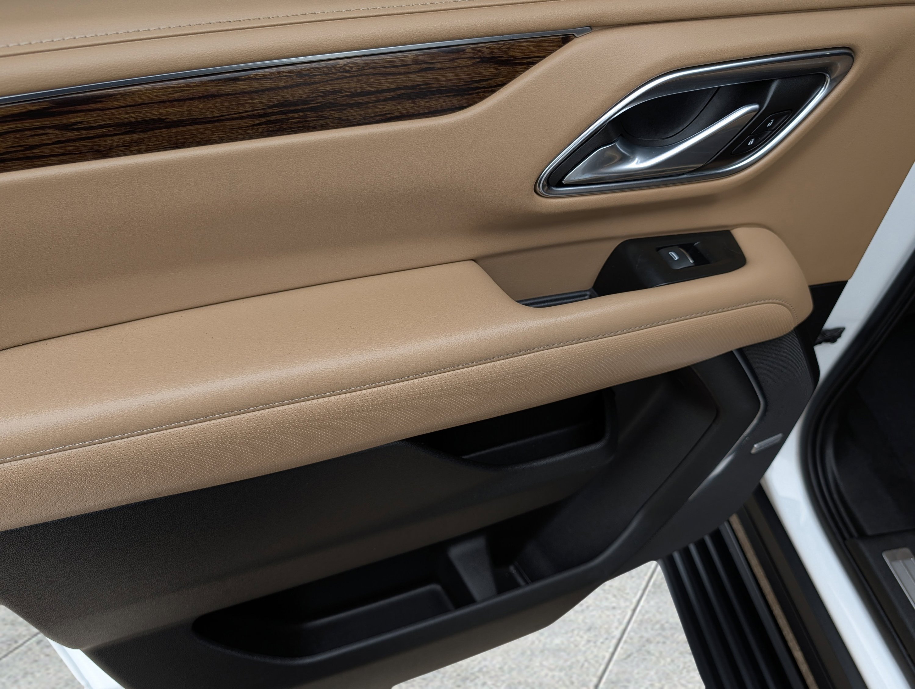 Used 2022 Chevrolet Suburban Premier w/ Max Trailering Package AWD/4WD image 25