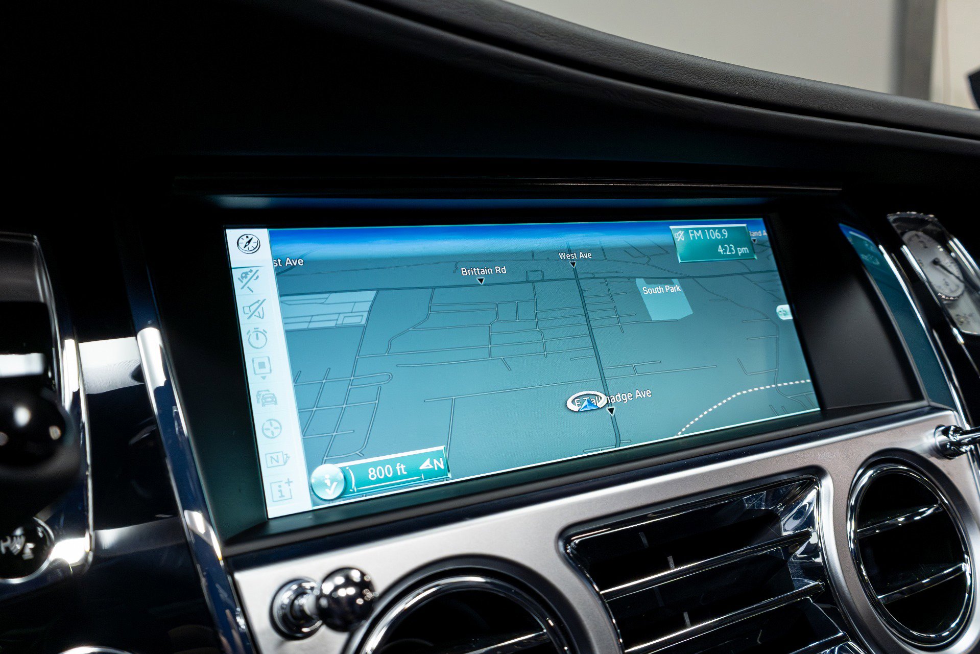 Used 2016 Rolls-Royce Ghost image 90