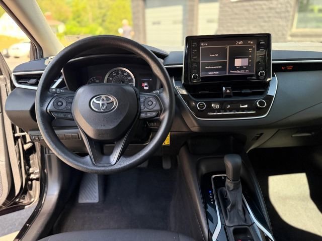 Used 2021 Toyota Corolla LE image 19