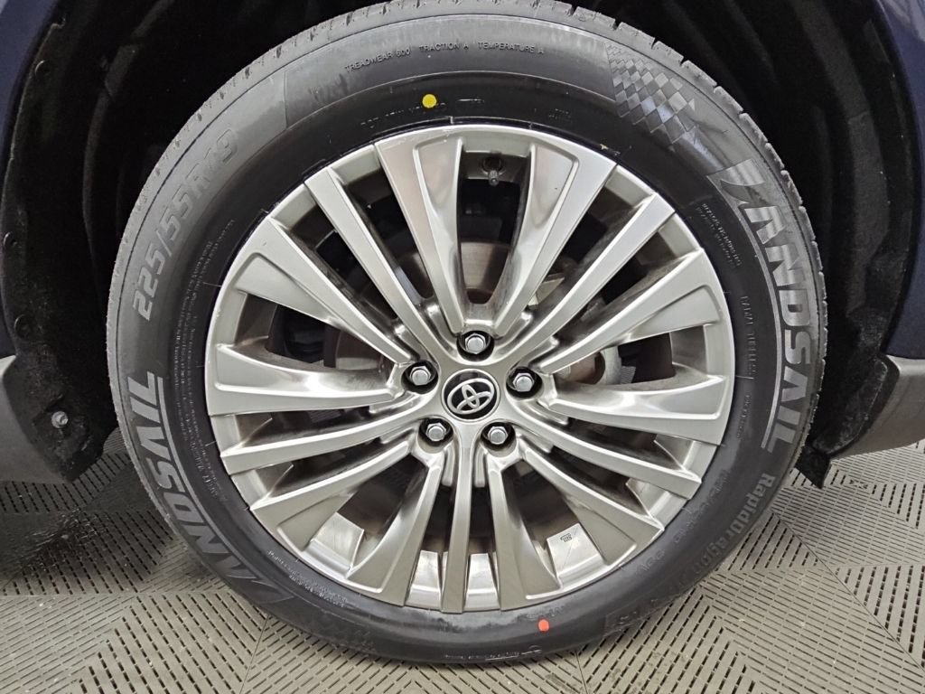 Used 2021 Toyota Venza Limited AWD/4WD image 49