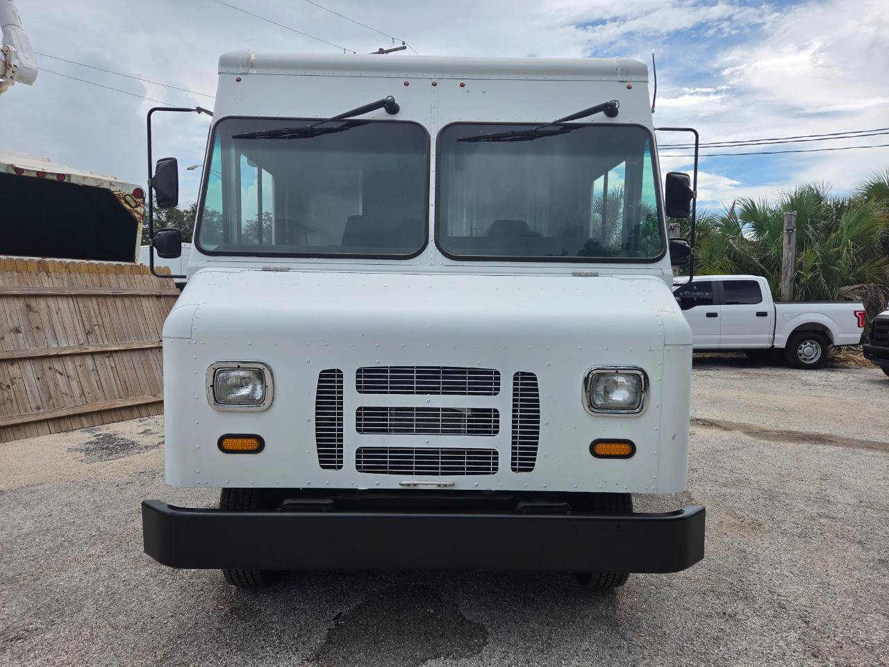 Used 2017 Ford E-350 and Econoline 350 Super Duty w/ A/C Prep Package RWD image 8