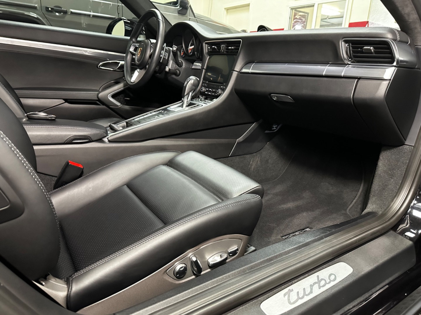 Used 2017 Porsche 911 Turbo Coupe AWD/4WD image 15