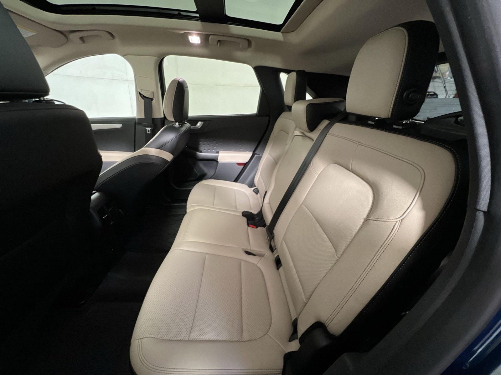 Used 2020 Ford Escape SEL AWD/4WD image 25