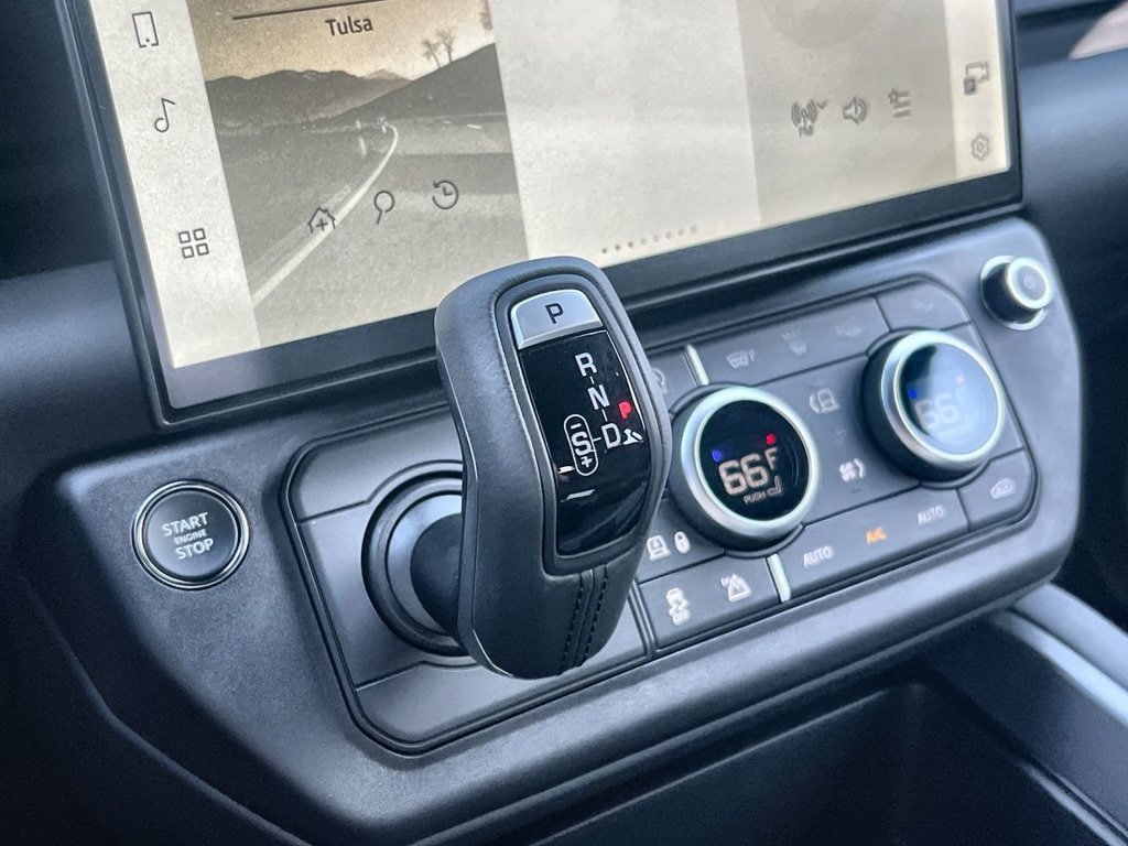 New 2026 Land Rover Defender 110 X-Dynamic SE AWD/4WD image 27