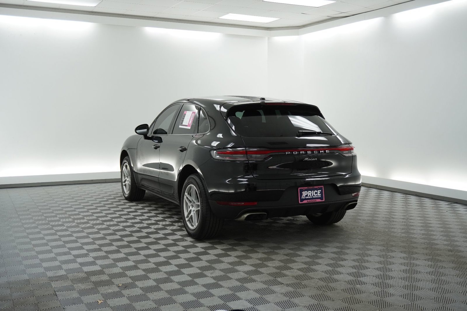 Used 2021 Porsche Macan image 3