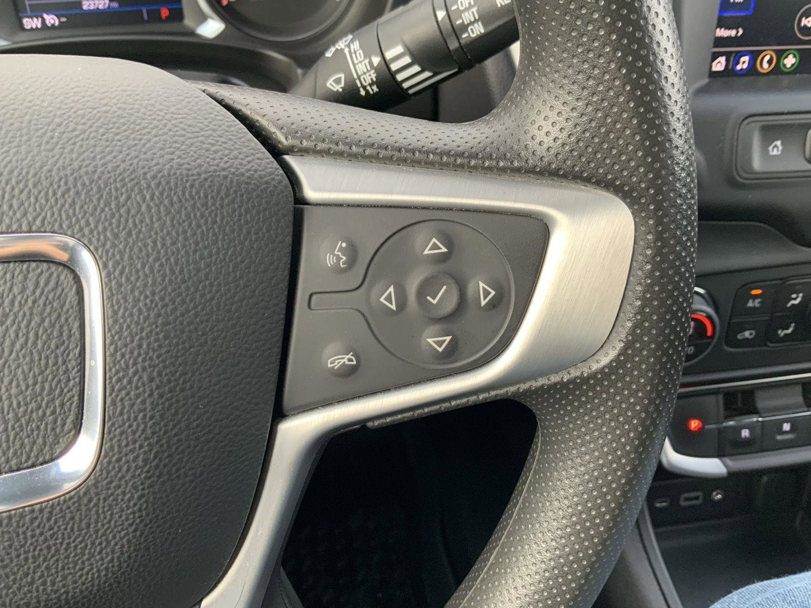 Used 2022 GMC Terrain SLE w/ Elevation Edition image 28